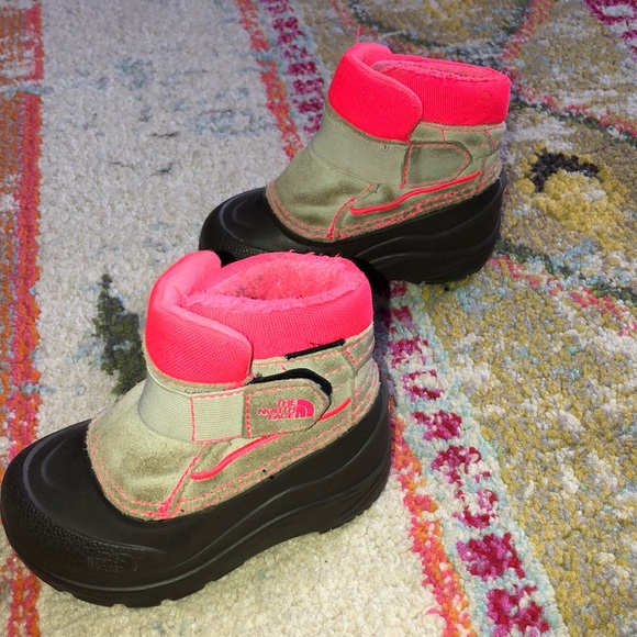 The north face boots - Picture 2 of 5